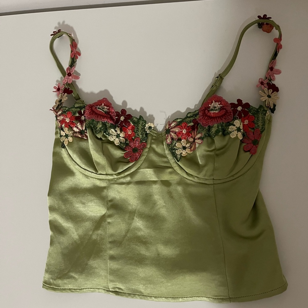 Princess Polly enchante to meet you top green